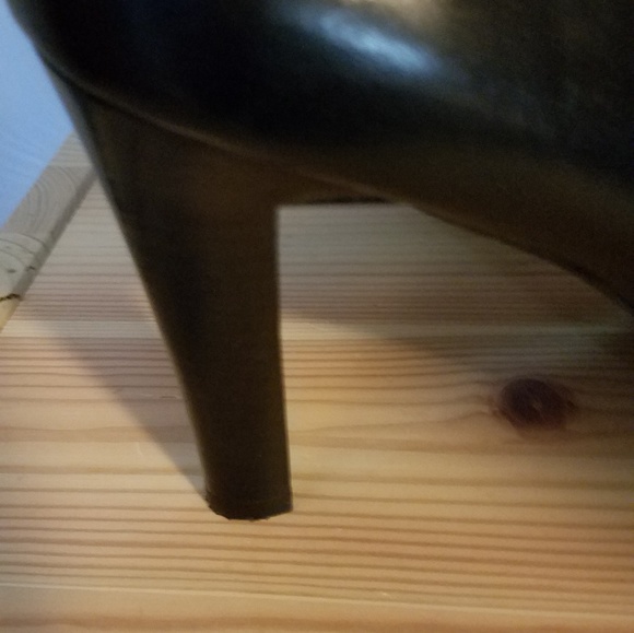 Black heels - Picture 3 of 6